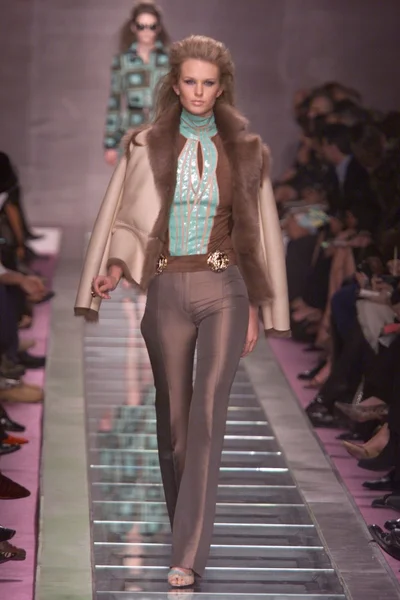 Look 19